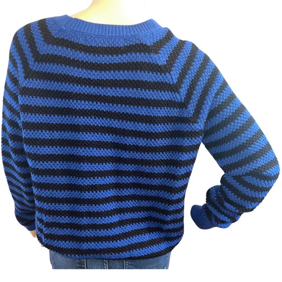 Forever 21 Sweater - Picture 4 of 6